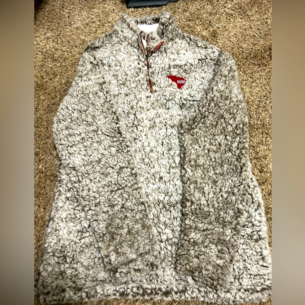 Pullover comfy.  Size med
